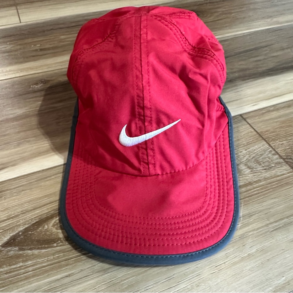 Nike Featherlight Dri-Fit Strapback Adjustable Ru… - image 2